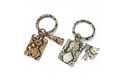 China Brass Plating Round Wristlet Keychain ROHS Approved With Wallet supplier