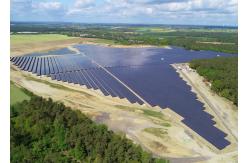 China Slew Drive Single Axis Solar Tracker Backtracking Solar Tracker 0.8m Array supplier