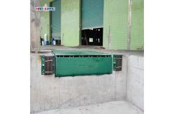 China 8000kg-20000kg Hydraulic Dock Leveler Loading Dock Ramps For Forklift supplier
