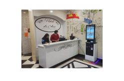 China Interactive Check In Counter Kiosk With Touchscreen Card Reader Power supplier