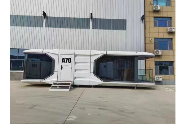 Futuristic Space Capsule House with Solar Panels 500kg