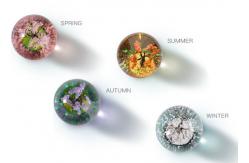 China Ball Shape Crystal Decoration Crafts Designed With Four Seasons Tree supplier