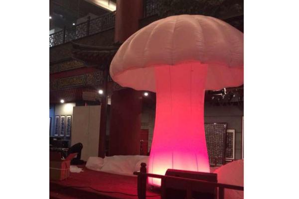 Customized chinese new year inflatables mushroom