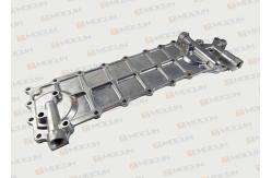 China 6D22 ME054549 Oil Cooler Cover For Mitsubishi / Fuso Truck Parts supplier