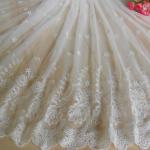 Vintage Symmetrical Floral Nylon Lace Fabric For Wedding Dress With Scalloped Edge for sale