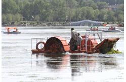 China 16cbm High Efficiency Aquatic Weed Harvester For Lake Cleaning supplier