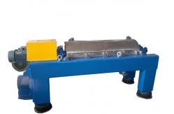 China Plc Separation Horizontal SKF Bearing 3 Phase Decanter Centrifuge supplier