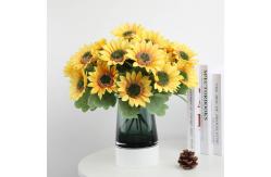 China 20x27cm Artificial Sunflower Bouquet Made of Durable Plastic for Long-Lasting Beauty supplier