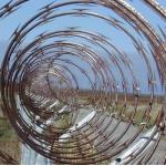 Hot Dipped Galvanized BTO22 Razor Wire Builds Better Security Barrier Fencing