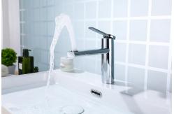 China Polish Chrome Single Hole Bathroom Faucet With Pop Up Drain supplier
