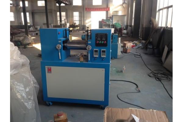 Lab Electric Rubber Mixing Machine Horizontal Open Mixing Mill PLC Control