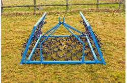 China Mounted Grass Drag Chain Harrow Green 1-2m Length Pull Behind Drag Harrow supplier