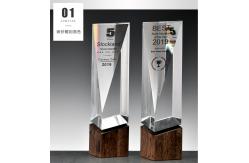 China Individualized Custom Resin Trophies Crystal And Solid Wood Combination Trophy supplier