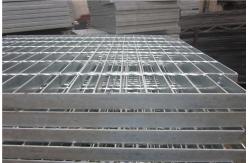 China Rectangular Stainless Steel Bar Grating 25mm Height For Industrial Applications supplier