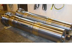 China Turning 5 Axis CNC Machining Threading Polished Machined Aluminum Case supplier