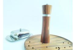 China Refillable Wooden Salt And Pepper Grinders With Adjustable Size / Shape supplier