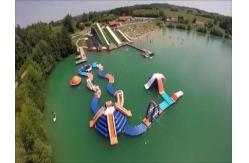 China Resort Adventure Inflatable Waterpark Tremplins Water Jump - Lac - Arroques supplier