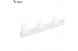China Plastic Beehive Tools Bee Hive Frame Spacers Beekeeping Equipment supplier