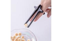 China Kitchen Finger Chopsticks For Gamers With Helper supplier