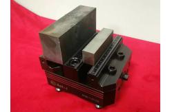 China Exchangeable Axis Fixtures 60Nm Flexible Adjustable Milling Vise supplier