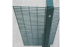 China High-Speed Galvanized Curvey Security 358 Fence Pvc Anti-Climb Fence With Spike supplier