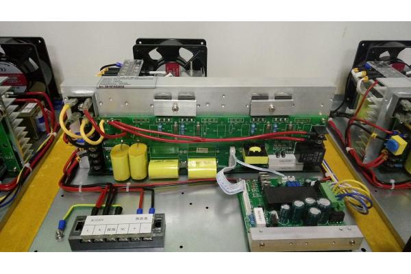 2000W High Power Ultrasonic Cleaning Generator 28KHz -40 KHz For Cleaner