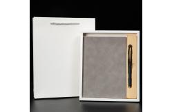 China Customizable Versatile PU Leather Metal Clasp Notebook Gift Set for Business Office supplier