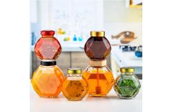 China H11.7cm Diamond Shape Honey Jar 500ml Amber Glass Jar Wooden Lid supplier