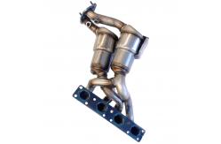 China Exhaust Manifold Dual CAT Exhaust Pipe Auto Engine Parts Catalytic Converter For BMW 3 Series E90 320I supplier