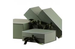 China Custom Large Luxury Gift Box With Magnetic Closure Paper Foldable Packaging Box supplier
