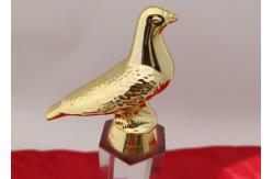 China Custom Logo Crystal Trophy Cup Three Sizes Optional With Resin Pigeon supplier