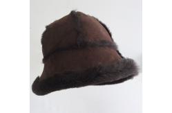 China Unisex Sheepskin Beanie Hat Breathable Waterproof Plush Style Plain Pattern supplier
