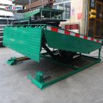Cargo Warehouse Dock Leveler Push Button Truck Level Dock Green