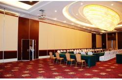 China Top Hanging System Movable Soundproof Partition Wall / Sliding Folding Partitions supplier
