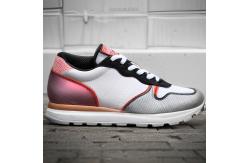 China Breathable Eco Friendly Women'S Shoes MD Rubber Mesh Custom Hiking Shoes supplier