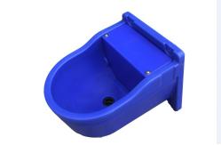China Top Quality automatic Blue Plastic Drinking Bowl 9.3L or 4Lfor cattle and horse supplier