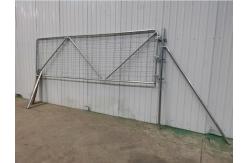 China 900mm Height Hot Dip Galvanized Wire Filled Welded Gate With 1 Brace supplier