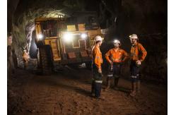 China LED Two Charging Way IP68 Miners Cap Lamp with Warning Light , 28000lux Superbright supplier