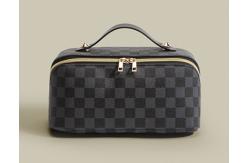 China High End Leather Lining Makeup Bag Multiple Layers Large Capacity supplier