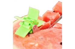 China Stainless Steel Cube Watermelon Slicer Cutter Kitchen Gadgets supplier