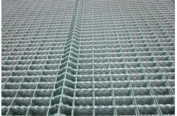 China Protective Factory Price Galvanized Powder Coated Razor Barbed Wire Fencing supplier