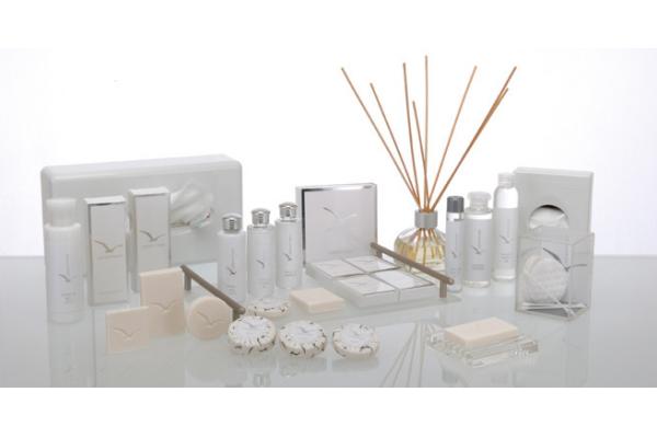 hotel cosmetic box