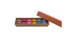 China Retro Design 12pcs Macaron Packaging Macaron Kraft Paper Box Recyclable with Plastic Inner supplier