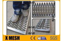 China Hot Dipped Galvanised Grip Strut Perforated Metal Mesh Plank Grating In Silver supplier
