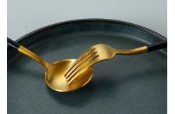 China 20pcs SUS304 Gold Plated Eating Utensils With Black Handle supplier