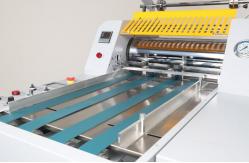 China A4 Paper 12m/Min Roll Laminating Machines AC 400W Motor supplier