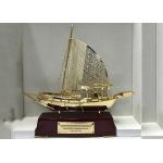 Zinc Alloy Arab Fishing Boat Culture Souvenirs As Business Gifts Custom Logo Available for sale
