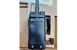 China Walkie Talkie Signal Essential Communication Tool for Construction and Manufacturing Industries supplier