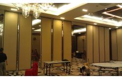 China Soundproof Folding Hotel Movable Partition Walls with Aluminium Track Wheels supplier