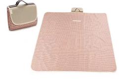 China Ripstop Family Picnic Blanket With Thick Waterproof PVC Backing supplier